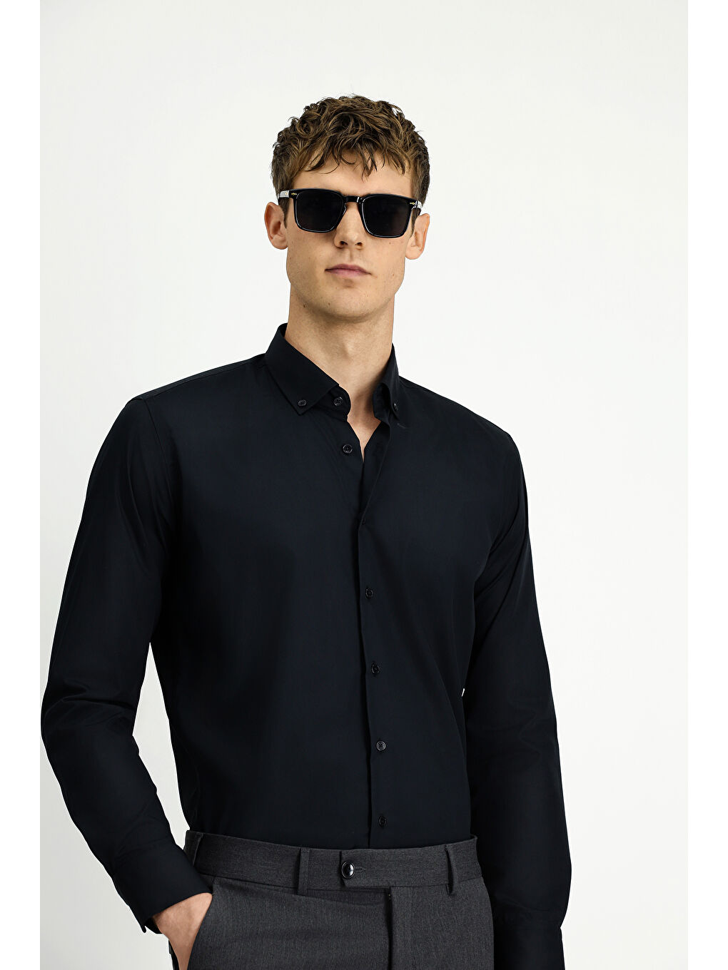 Siyah Uzun Kol Slim Fit Dar Kesim Non Iron Ütü Gerektirmeyen Pamuklu Düğmeli Yaka Büyük Beden Gömlek