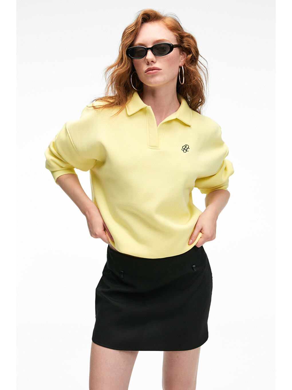 Odessa Kadın Polo Yaka Oversize Göğüs Nakış Detaylı Patlı Sarı Sweatshirt-3