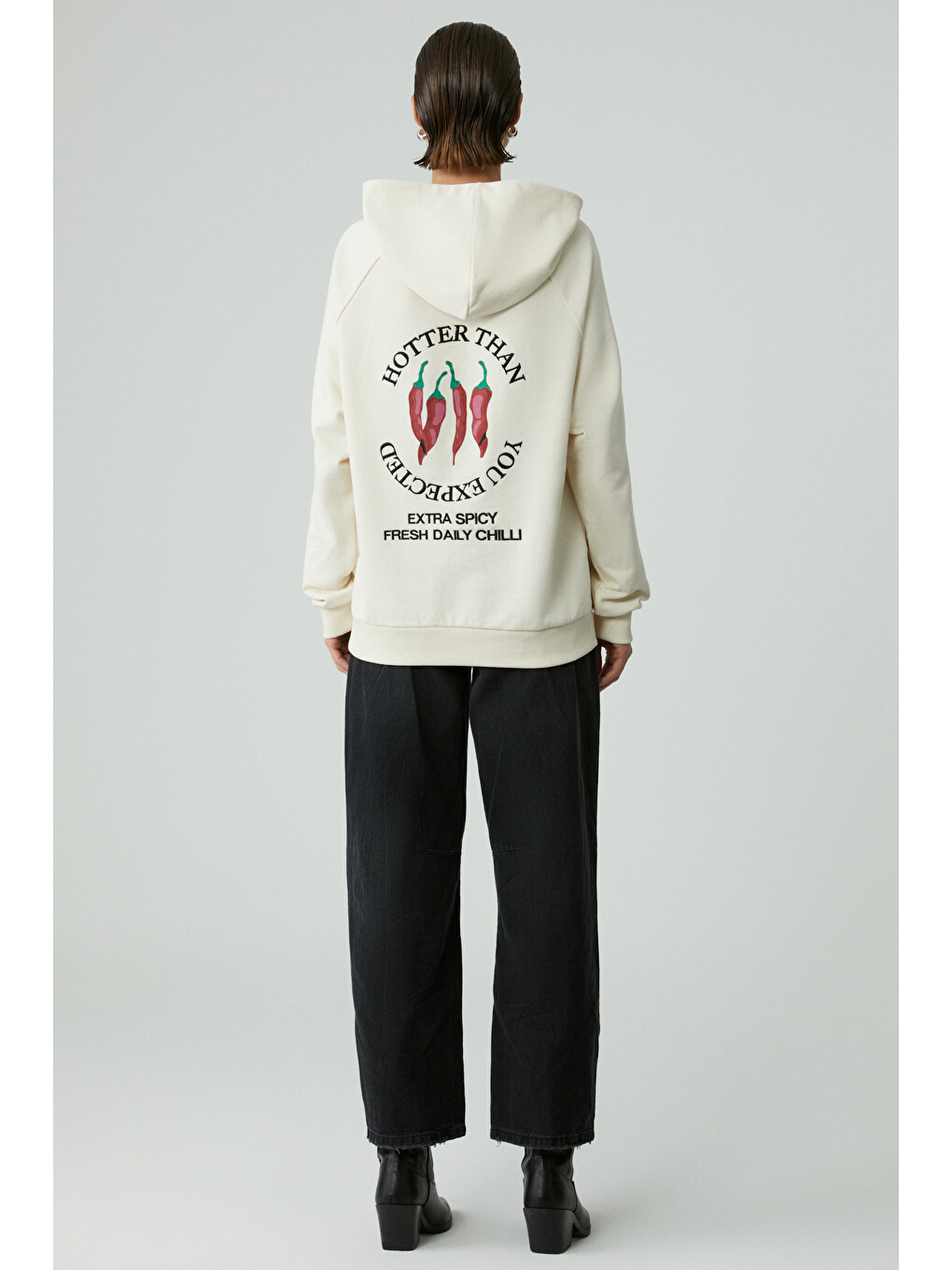 Chıllı Kadın Oversize Şardonlu Kapüşonlu Baskılı Kanguru Cepli Ekru Sweatshirt-4