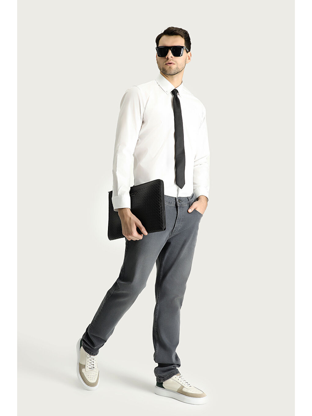 Beyaz Uzun Kol Slim Fit Dar Kesim Non Iron Ütü Gerektirmeyen Pamuklu Düğmeli Yaka Büyük Beden Gömlek-3