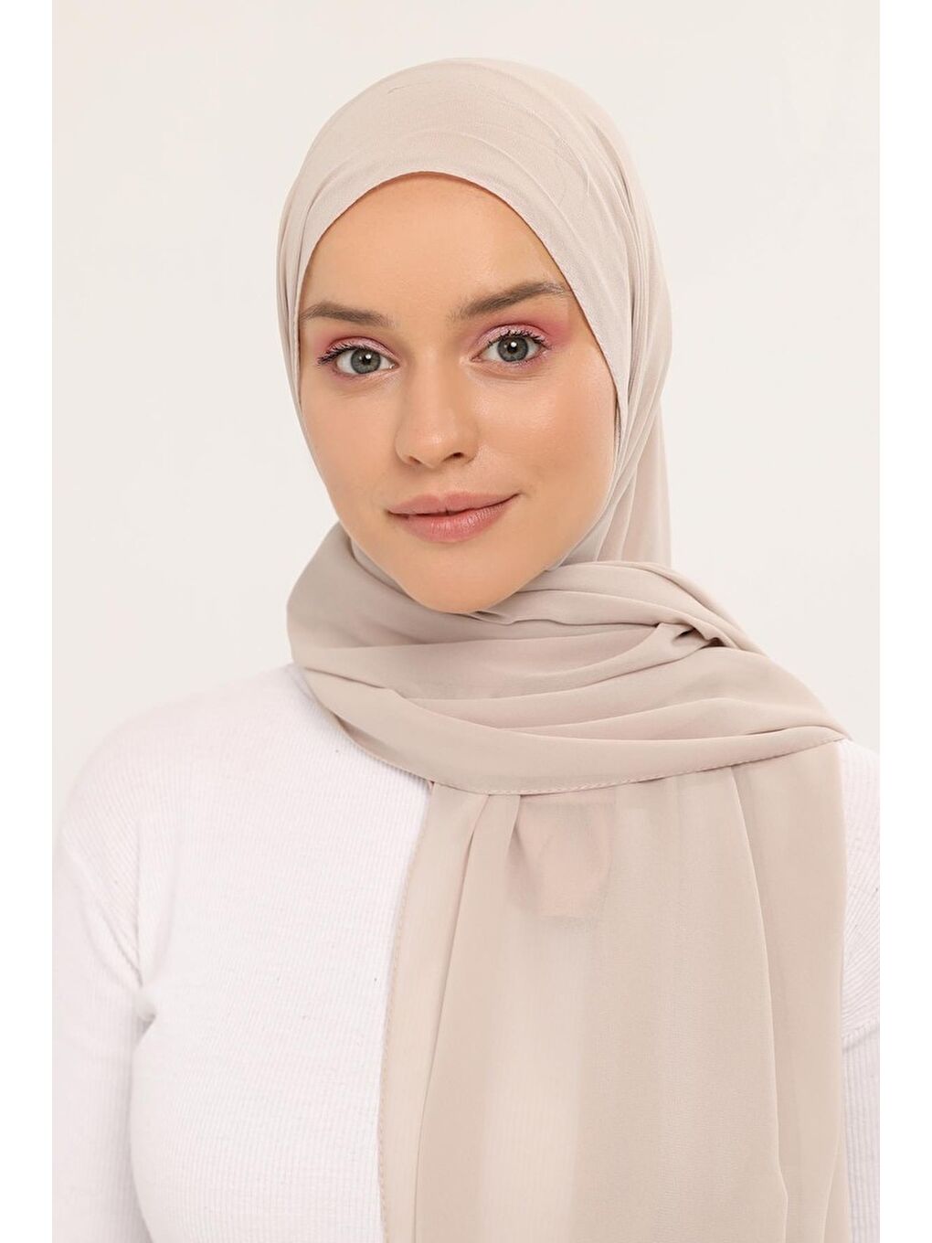 Bej Hazır Lüks Pratik Hijablı Şifon Şal-1