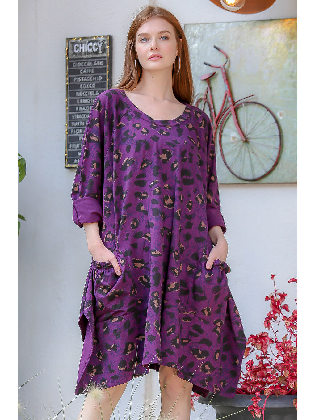 Kadın Mor İtalyan Sıfır Yaka Leopar Desenli Fırfır Cepli Oversize Uzun Kol Elbise M10160000EL94085