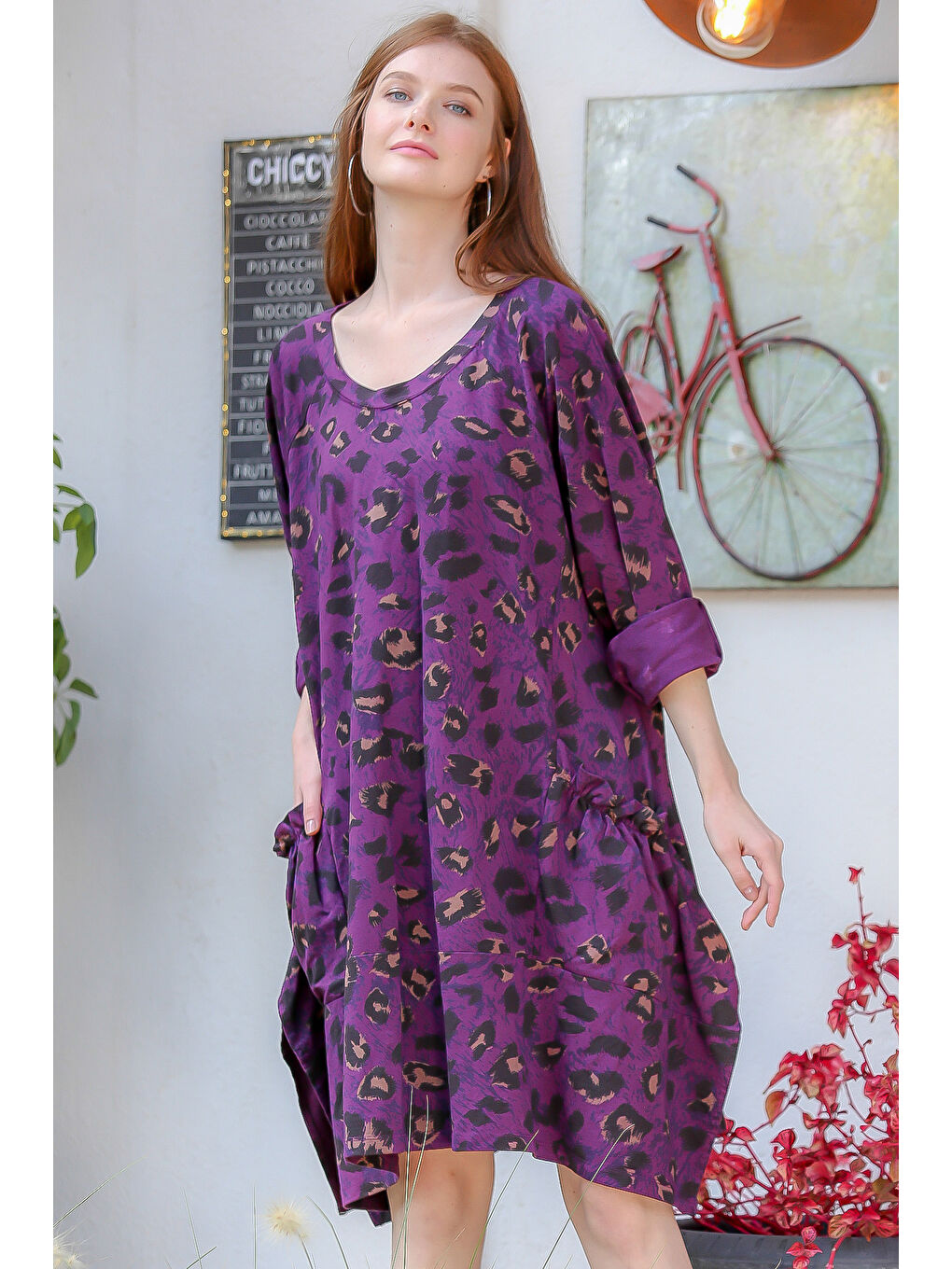 Kadın Mor İtalyan Sıfır Yaka Leopar Desenli Fırfır Cepli Oversize Uzun Kol Elbise M10160000EL94085-1