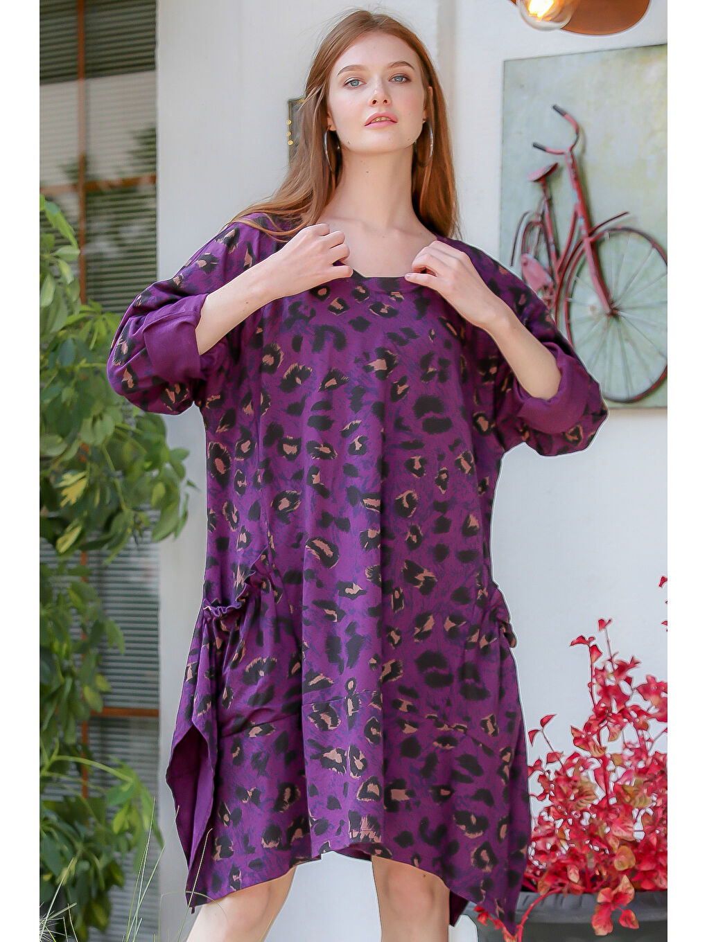 Kadın Mor İtalyan Sıfır Yaka Leopar Desenli Fırfır Cepli Oversize Uzun Kol Elbise M10160000EL94085-2