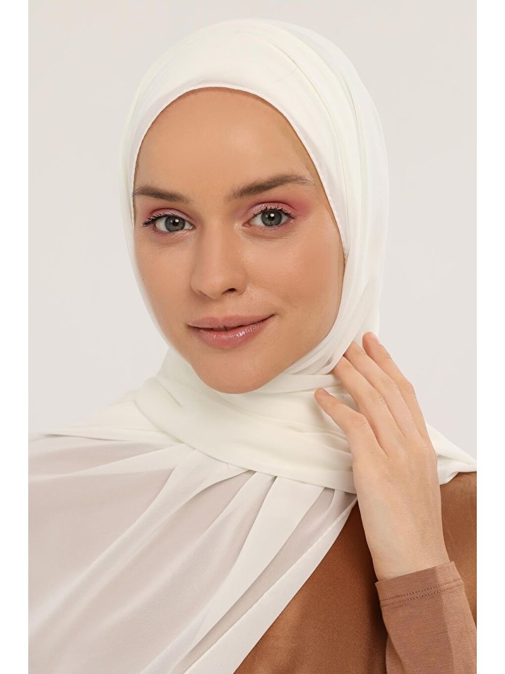 Ekru Hazır Lüks Pratik Hijablı Şifon Şal-1