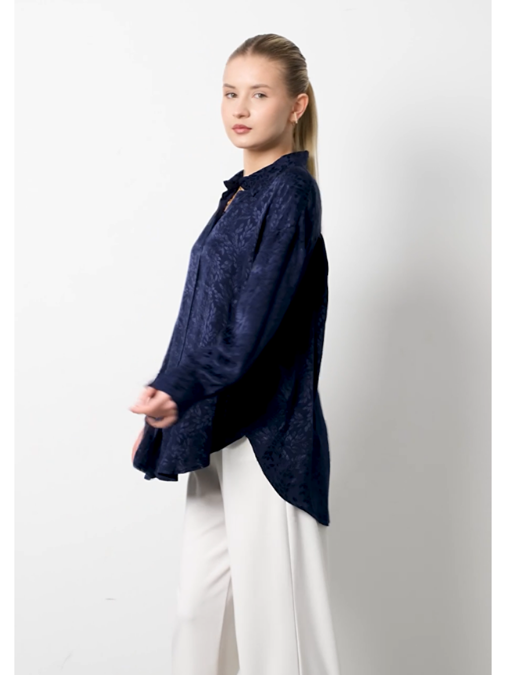 Mavi İç Göstermeyen Jakarlı Oversize Uzun Kadın Gömlek-1