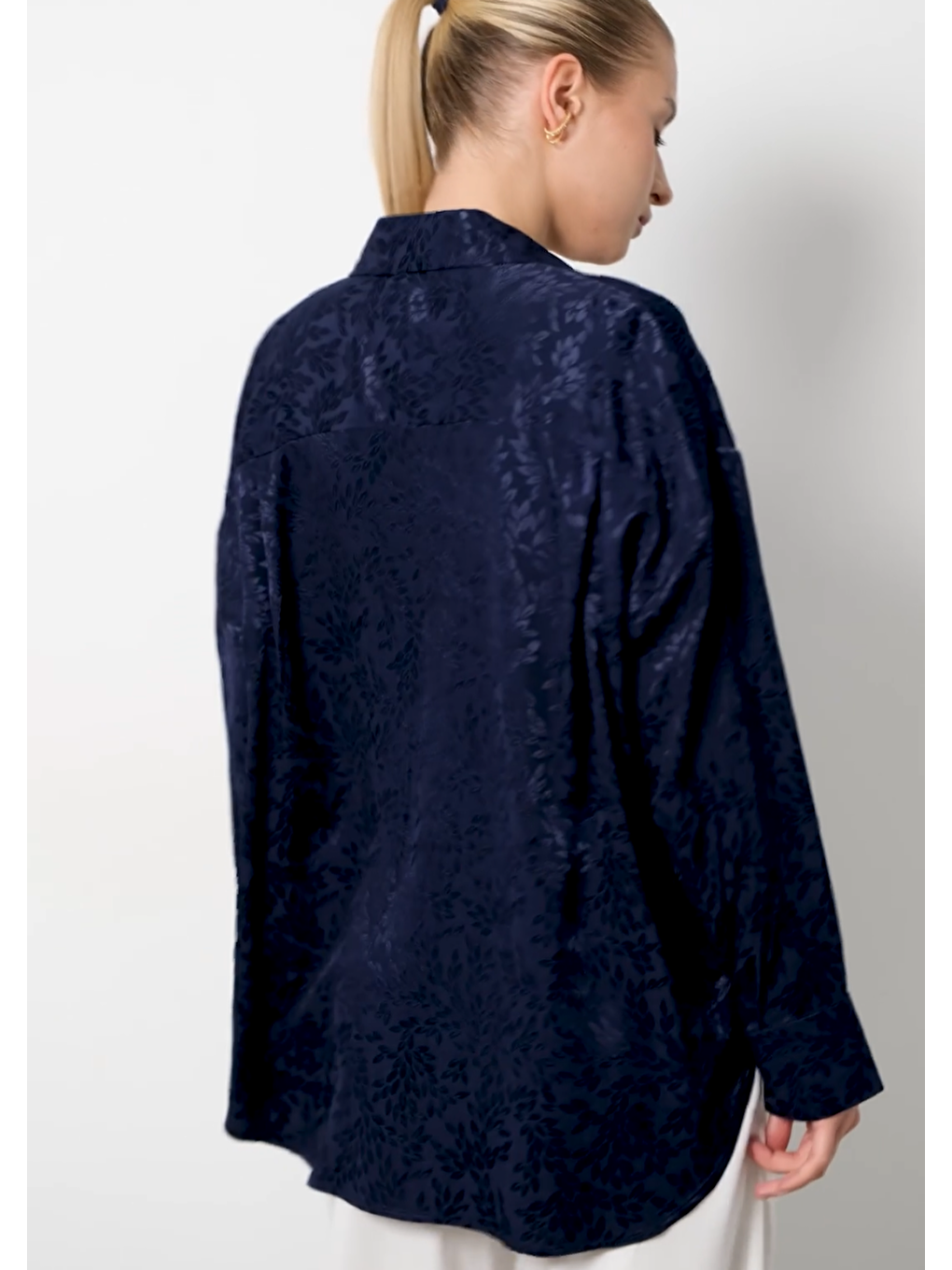 Mavi İç Göstermeyen Jakarlı Oversize Uzun Kadın Gömlek-2