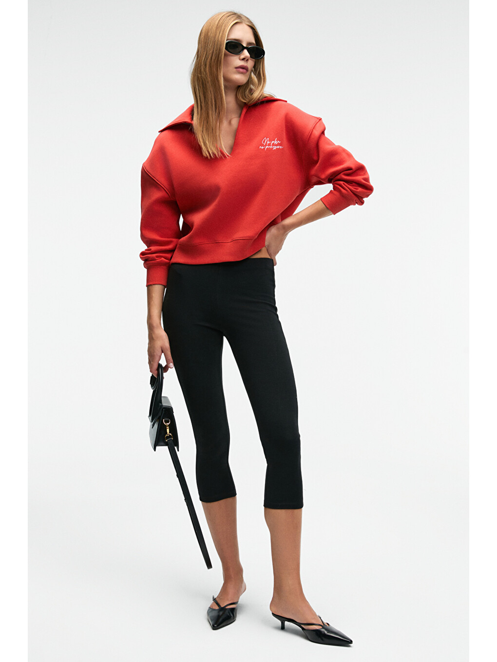 Hanel Kadın V Gömlek Yaka Nakış Detaylı Regular Fit Kırmızı Sweatshirt-3