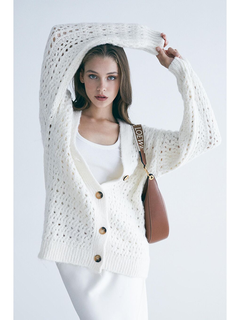 Ekru File Delik Örgülü V Yaka Hırka-1