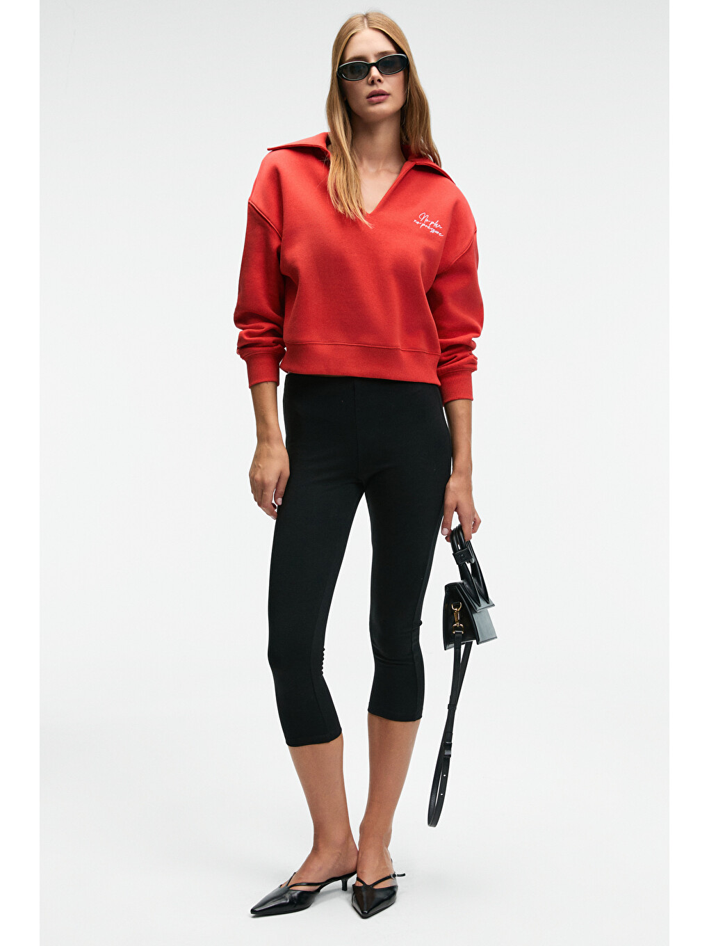 Hanel Kadın V Gömlek Yaka Nakış Detaylı Regular Fit Kırmızı Sweatshirt-4