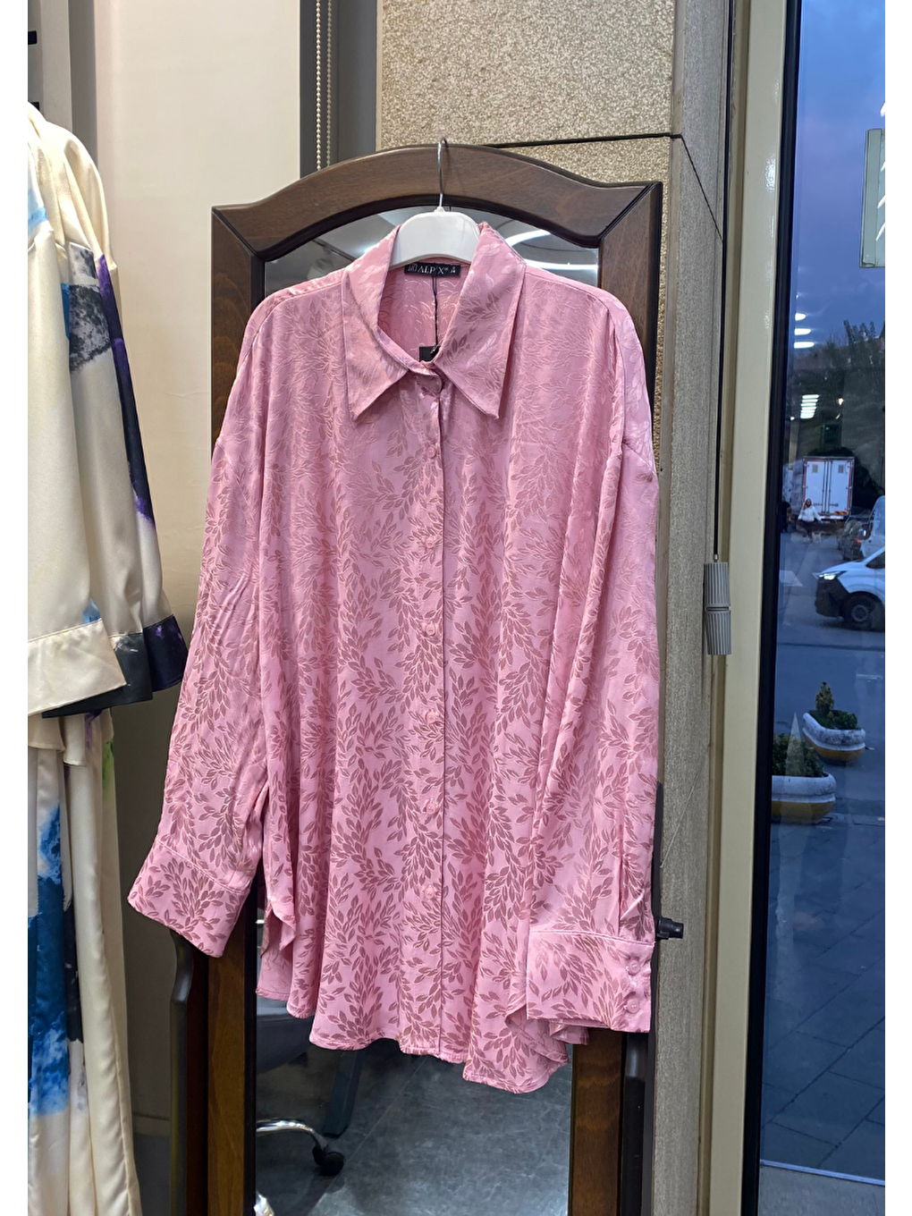 Pembe İç Göstermeyen Jakarlı Oversize Uzun Kadın Gömlek-1