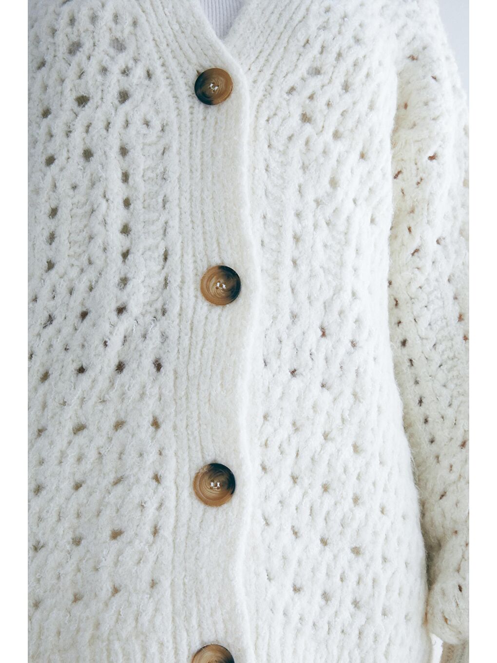 Ekru File Delik Örgülü V Yaka Hırka-4