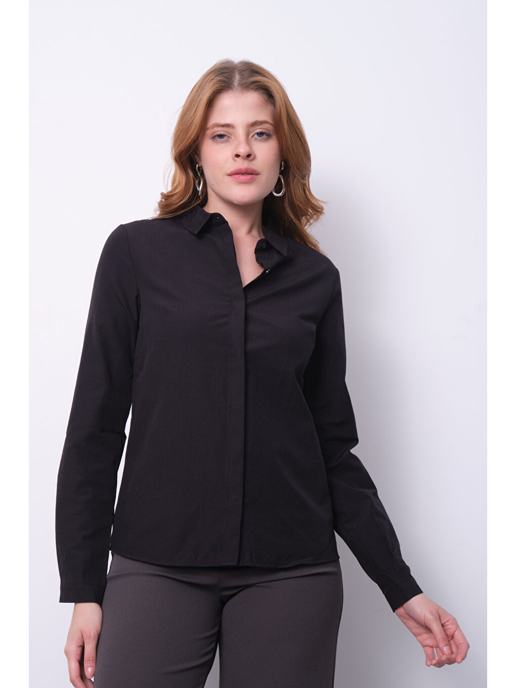 Siyah 2'li Klasik Basic Kesim Gizli Düğmeli Personel Ofis Kadın Gömleği-2