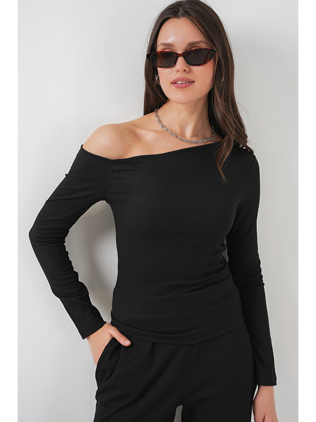 6708 Düşük Omuz Alt Üst Takım - Siyah-1