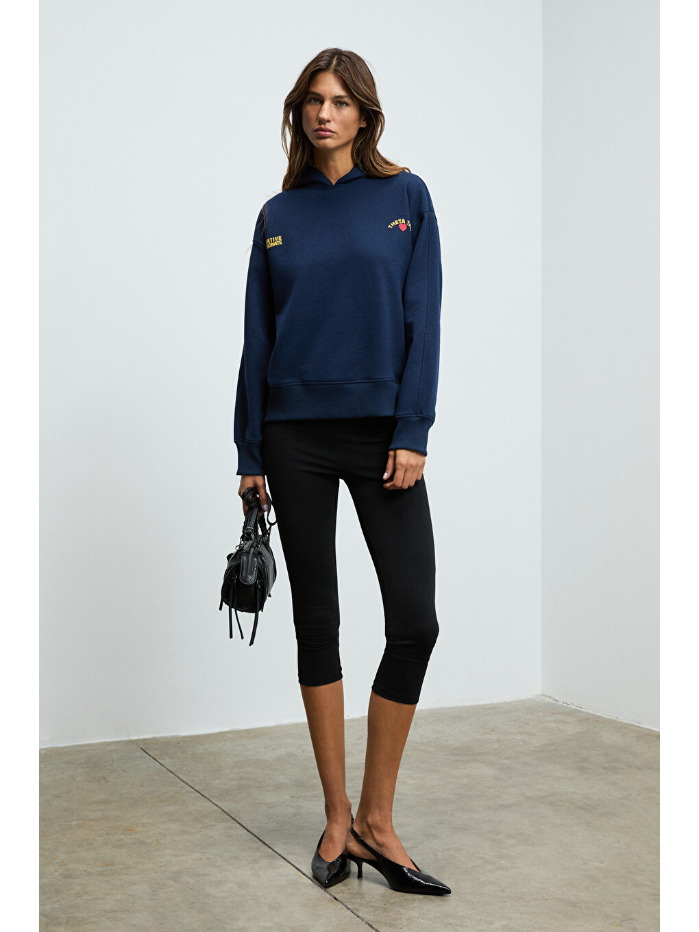 Isrop Kadın Yumuşak Kumaşlı Baskılı Kapüşonlu Lacivert Sweatshirt-3