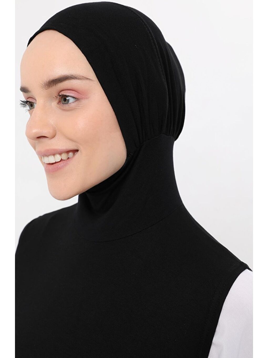 Siyah Sıfır Kollu Boyunluklu Boneli Yarım Body-4