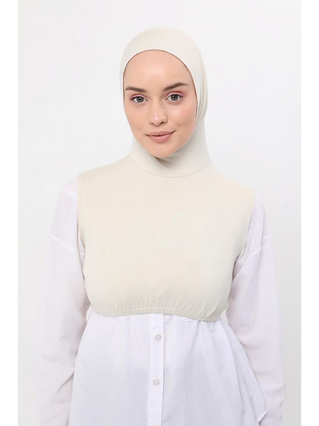 Ekru Sıfır Kollu Boyunluklu Boneli Yarım Body