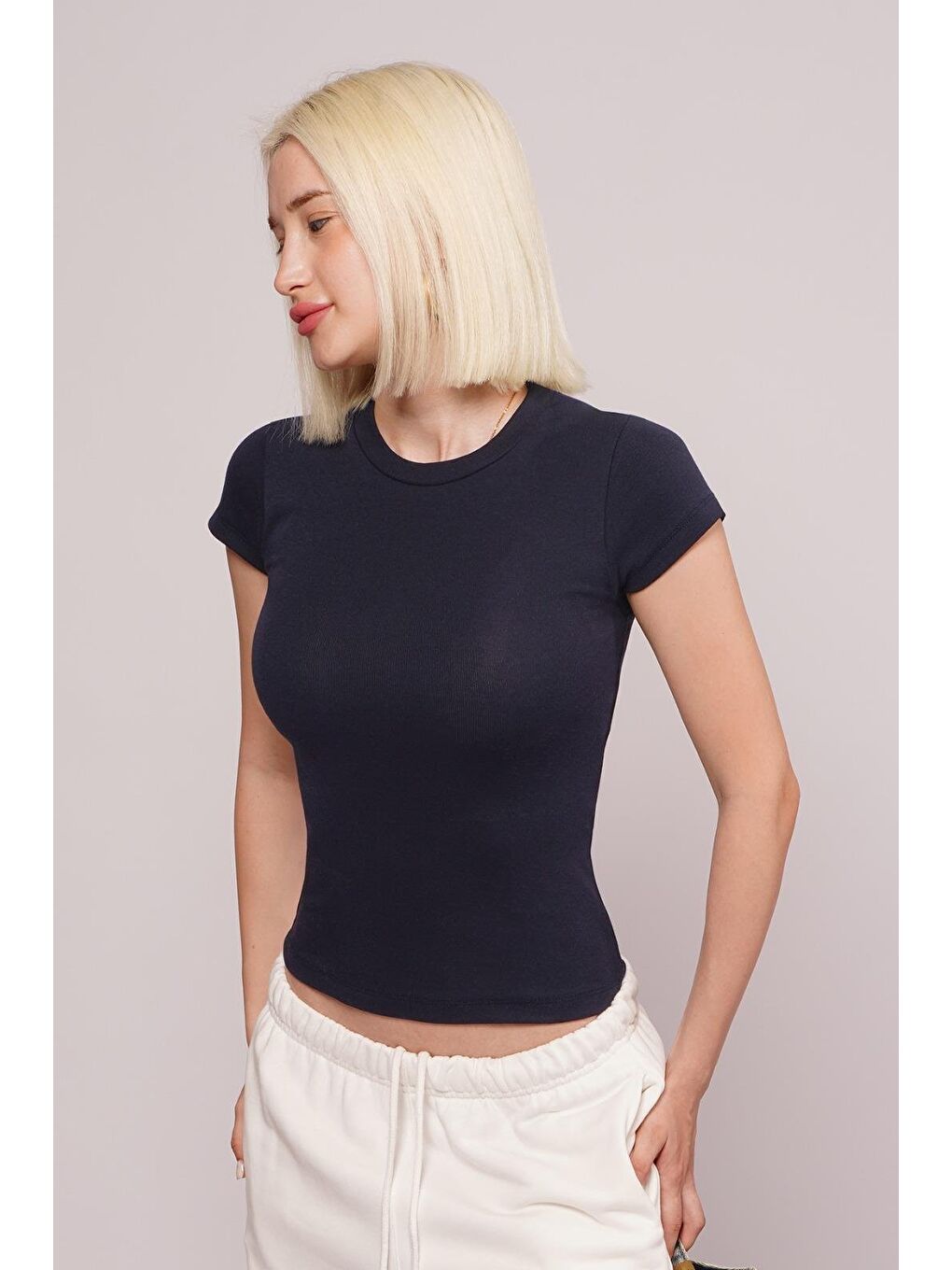 Lacivert Bisiklet Yaka Basic Kadın T-Shirt Mg2479-2