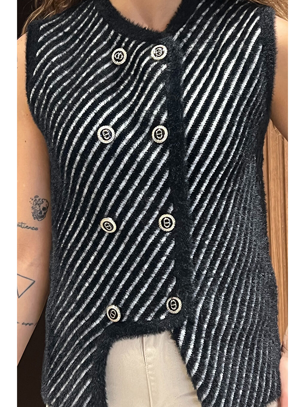 Siyah Kadın  İplik Sakallı Triko Yelek-2