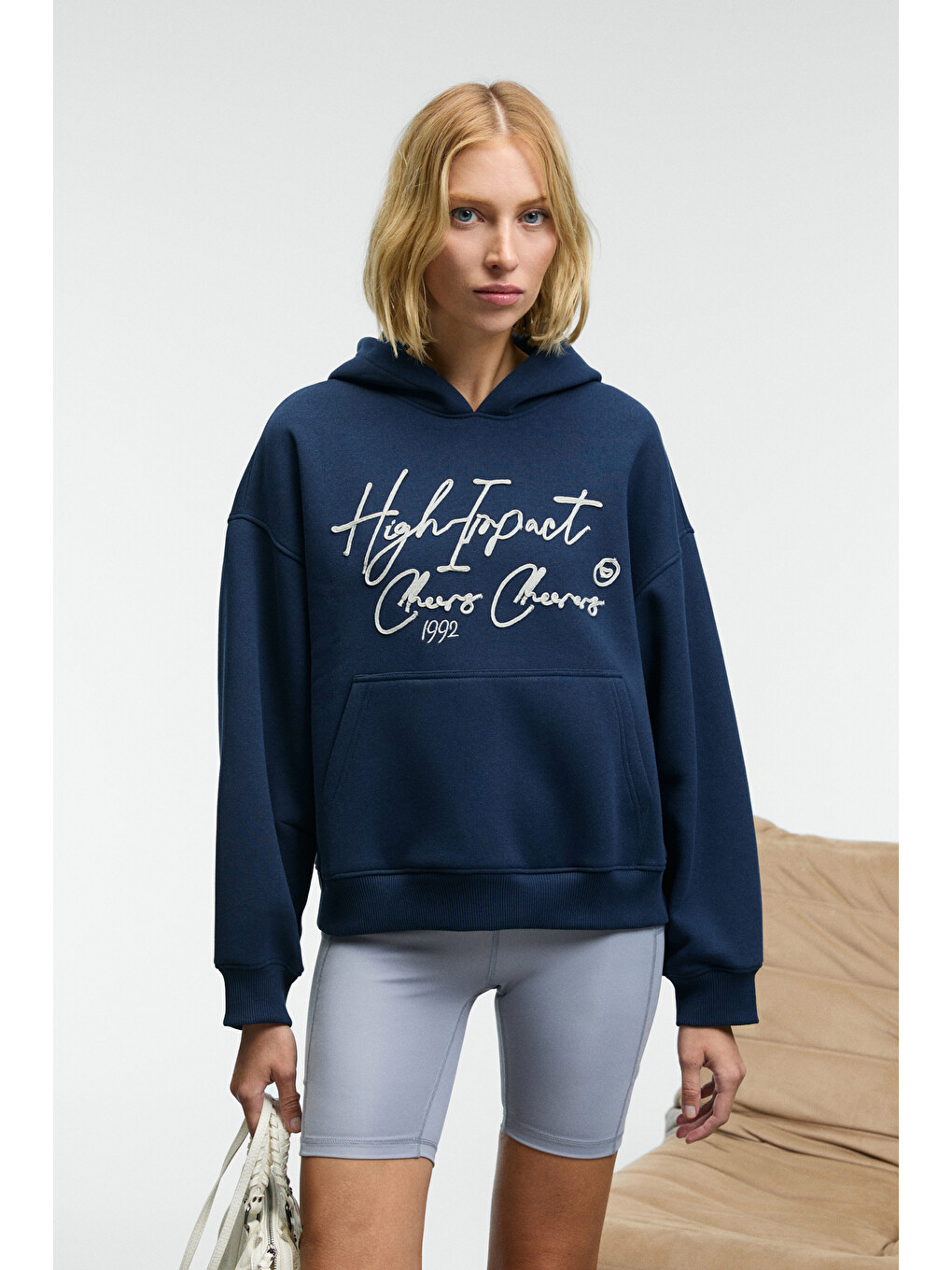 Kıkres Kadın Kapüşonlu Nakış Detaylı Oversize Lacivert Sweatshirt-1