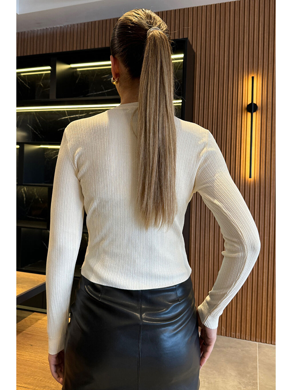 Ekru Gül Nakışlı Triko Bluz-1