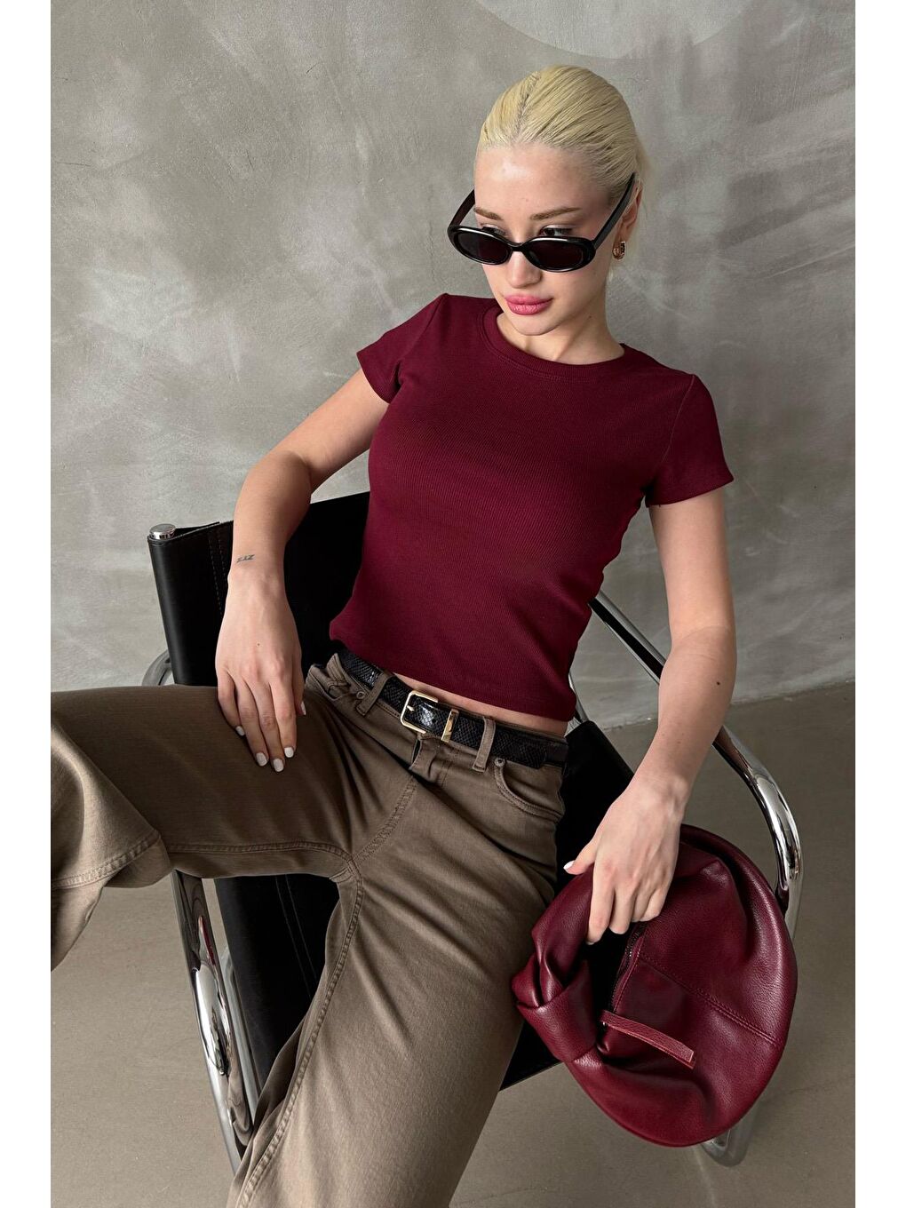 Bordo Geniş Yaka Fittili Basic Kadın T-Shirt Mg2293