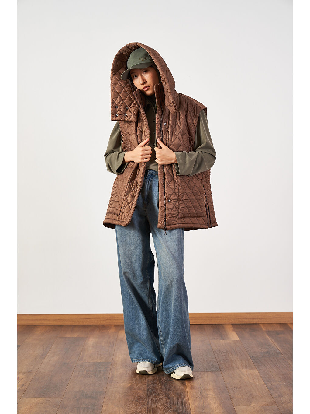 Kahverengi Geniş Kalıp Kapitone Şişme Kadın Yelek Kahve-1