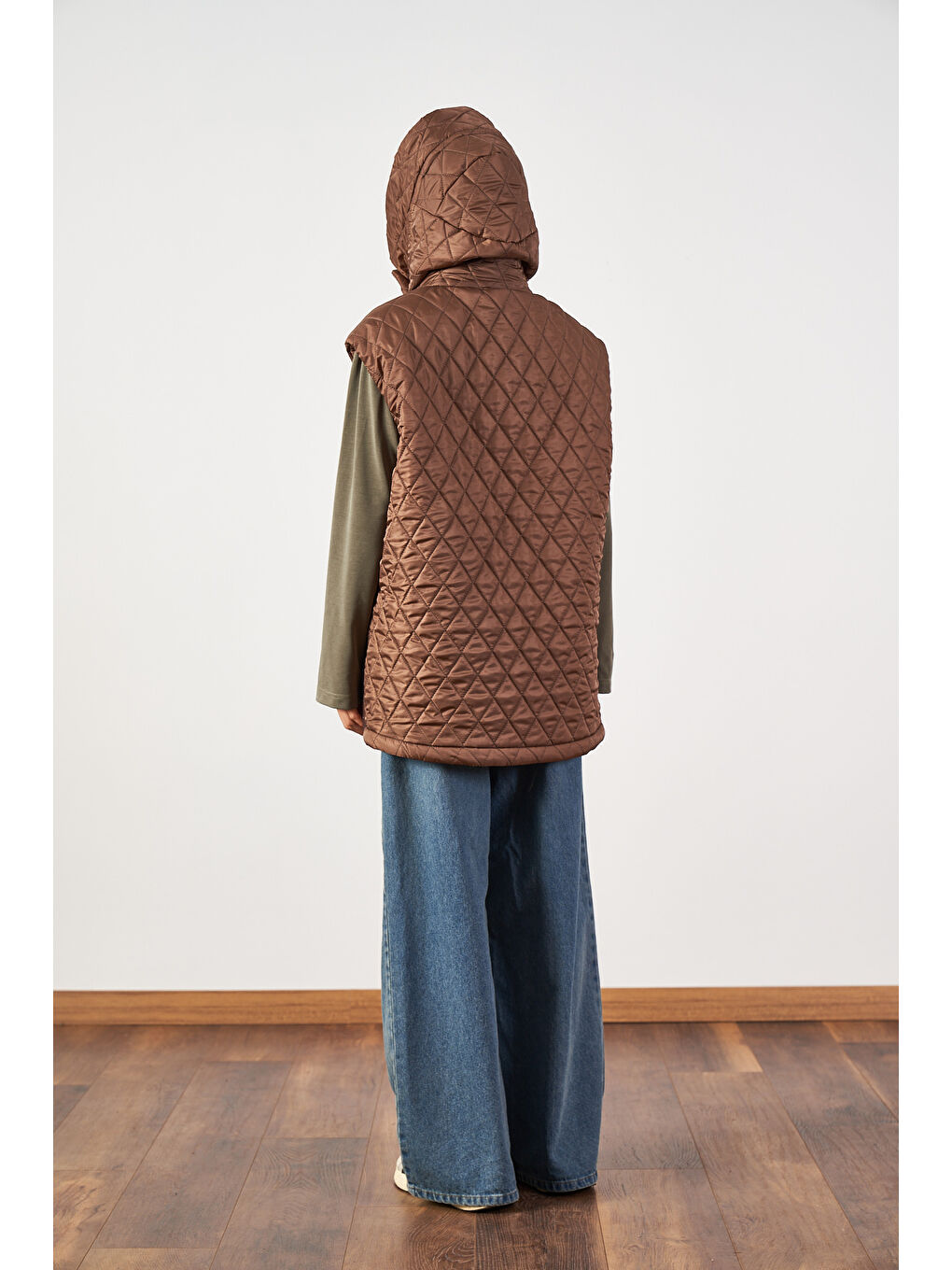 Kahverengi Geniş Kalıp Kapitone Şişme Kadın Yelek Kahve-3