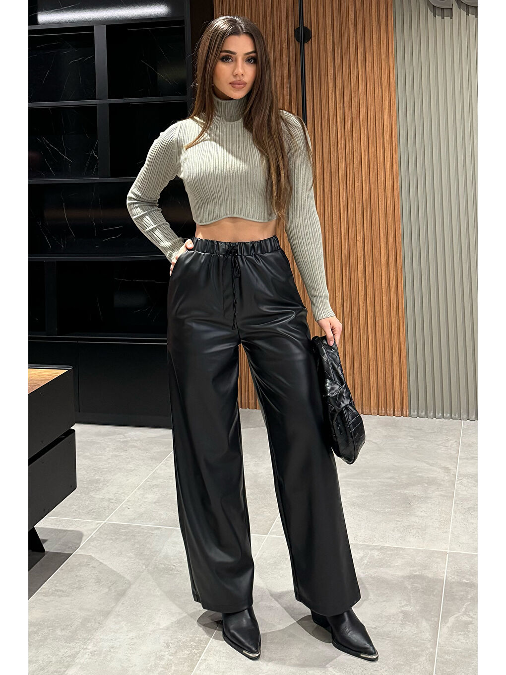 Siyah Kadın Bel Lastikli Suni Deri Pantolon-1