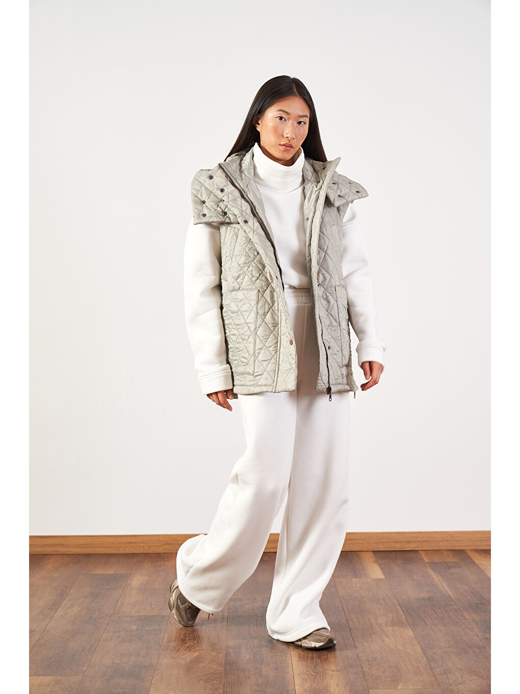 Yeşil Geniş Kalıp Kapitone Şişme Kadın Yelek Çağla-2