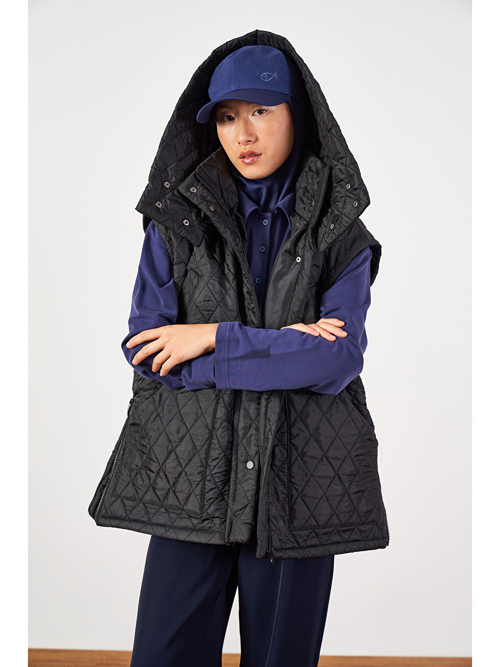 Geniş Kalıp Kapitone Şişme Kadın Yelek Siyah-6