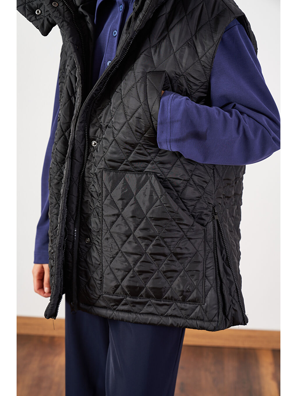 Geniş Kalıp Kapitone Şişme Kadın Yelek Siyah-7