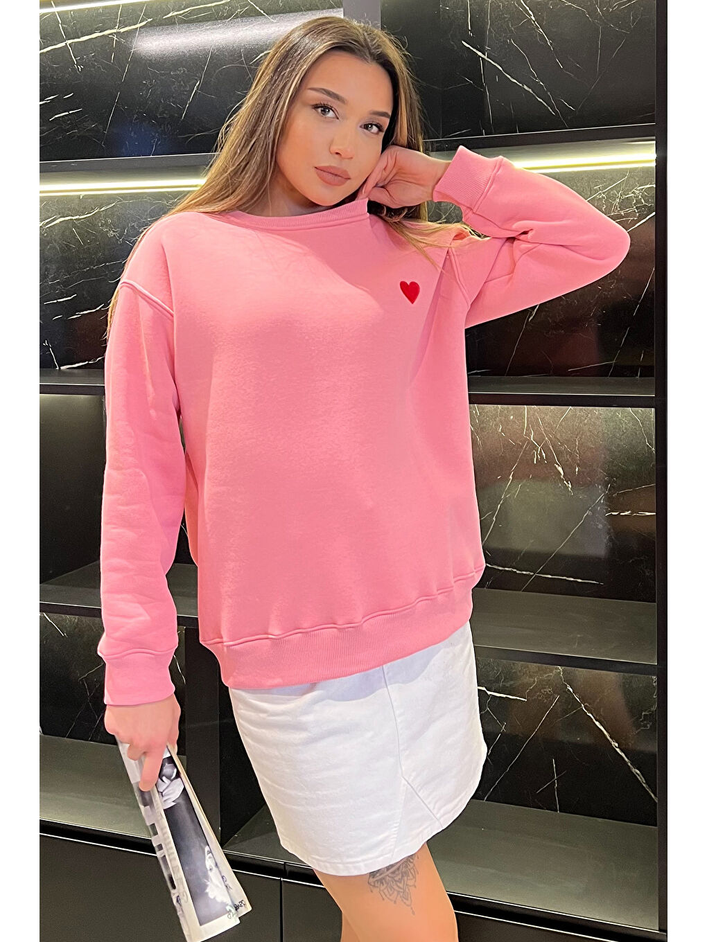 Pembe Kadın Bisiklet Yaka Kalp Nakışlı Şardonlu Sweatshirt