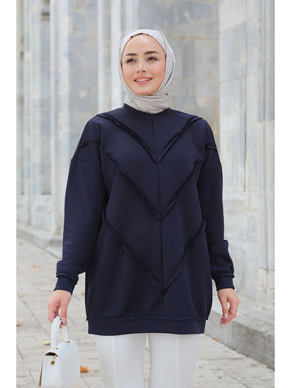 Önü V Detaylı Tunik Lacivert-1