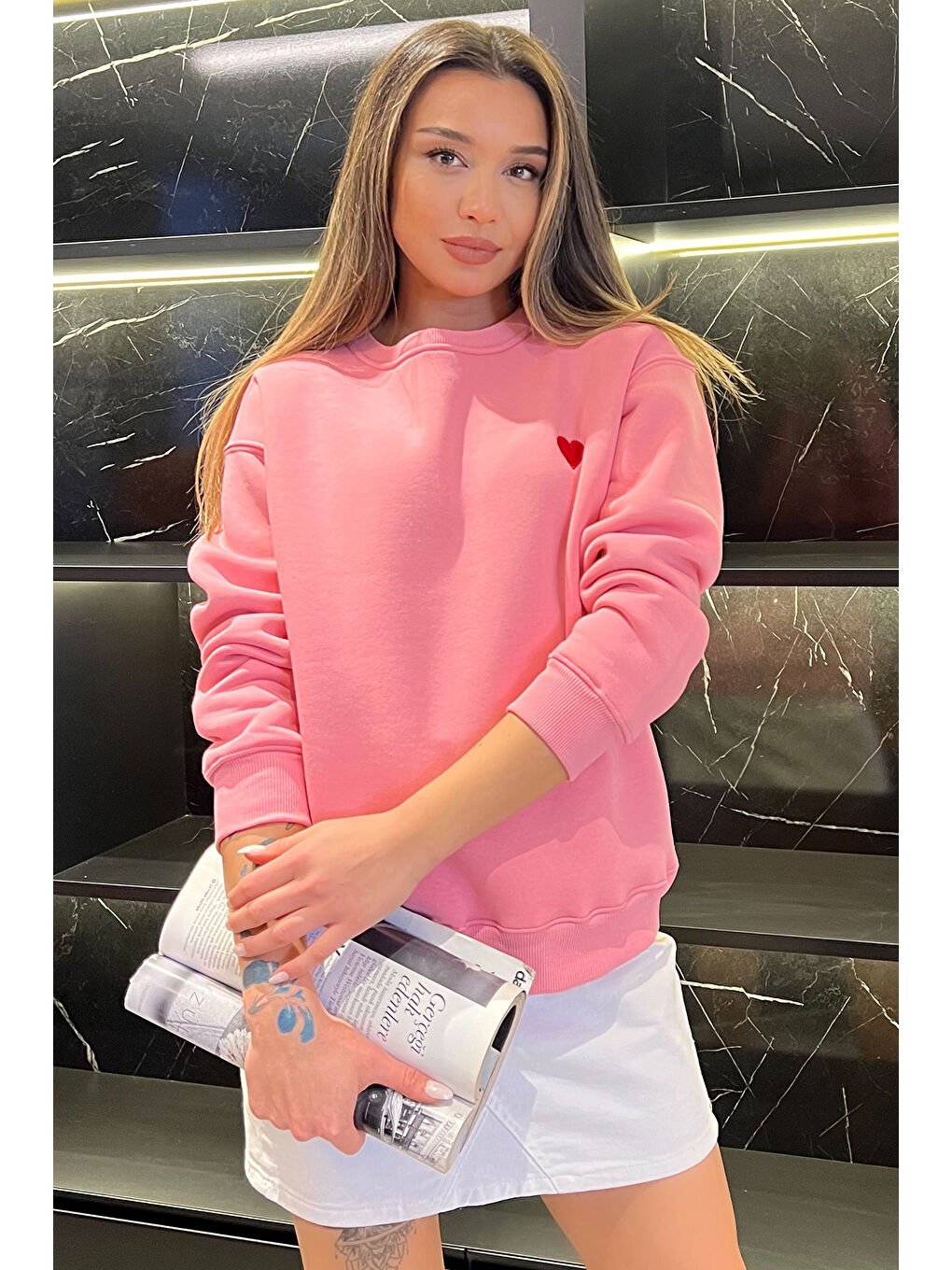 Pembe Kadın Bisiklet Yaka Kalp Nakışlı Şardonlu Sweatshirt-1