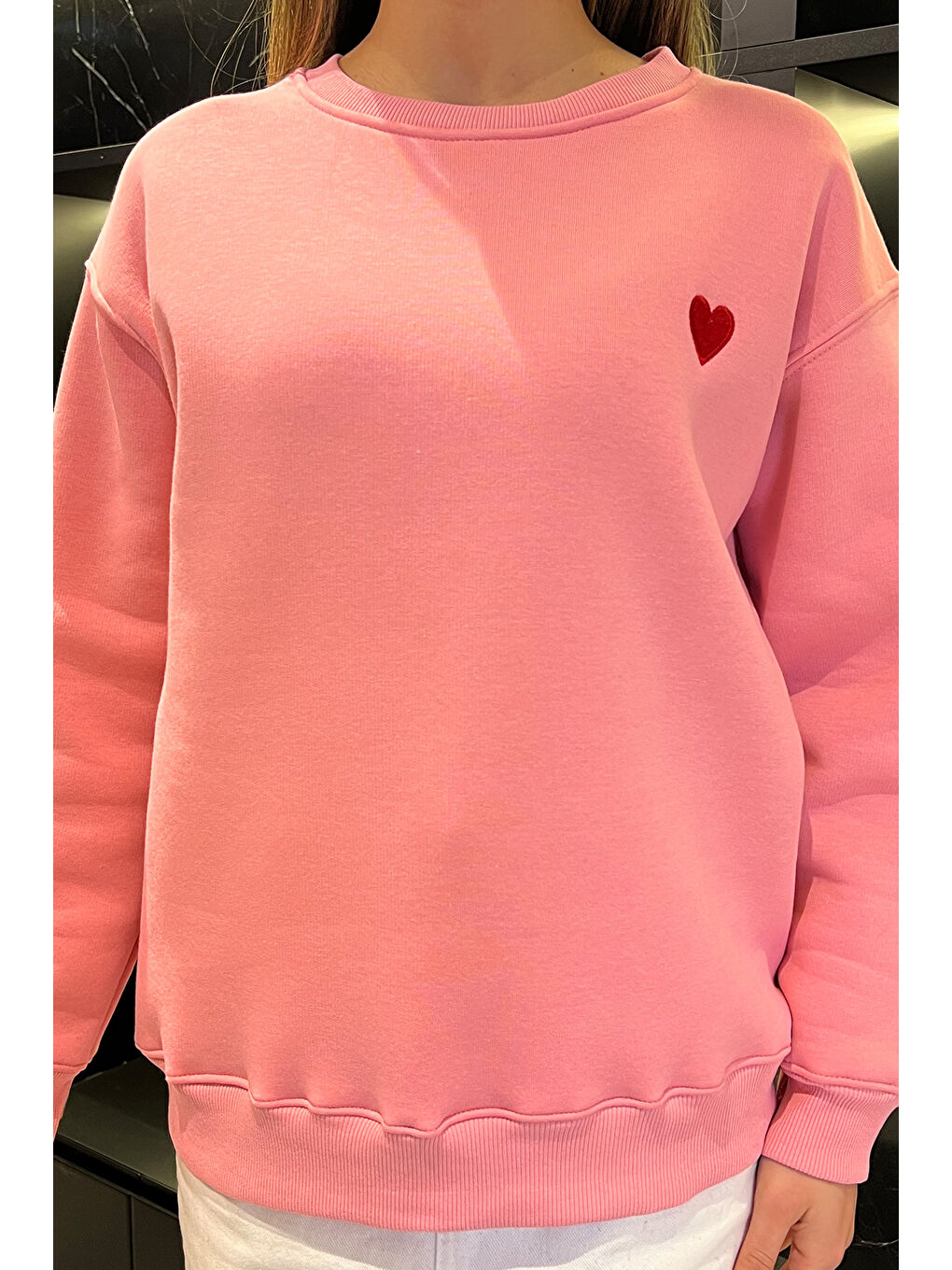 Pembe Kadın Bisiklet Yaka Kalp Nakışlı Şardonlu Sweatshirt-2
