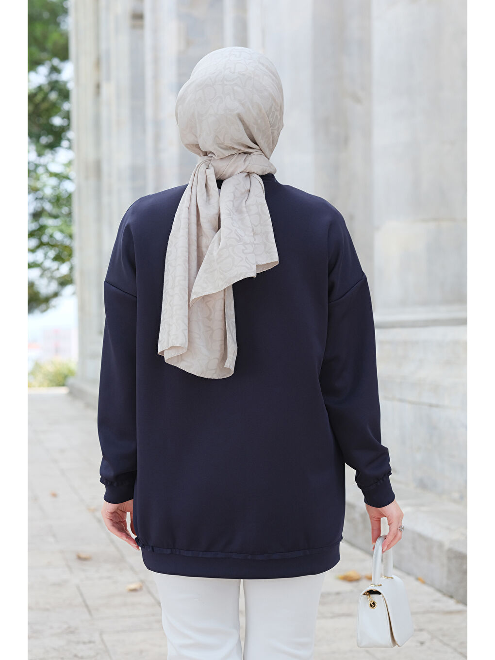 Önü V Detaylı Tunik Lacivert-3