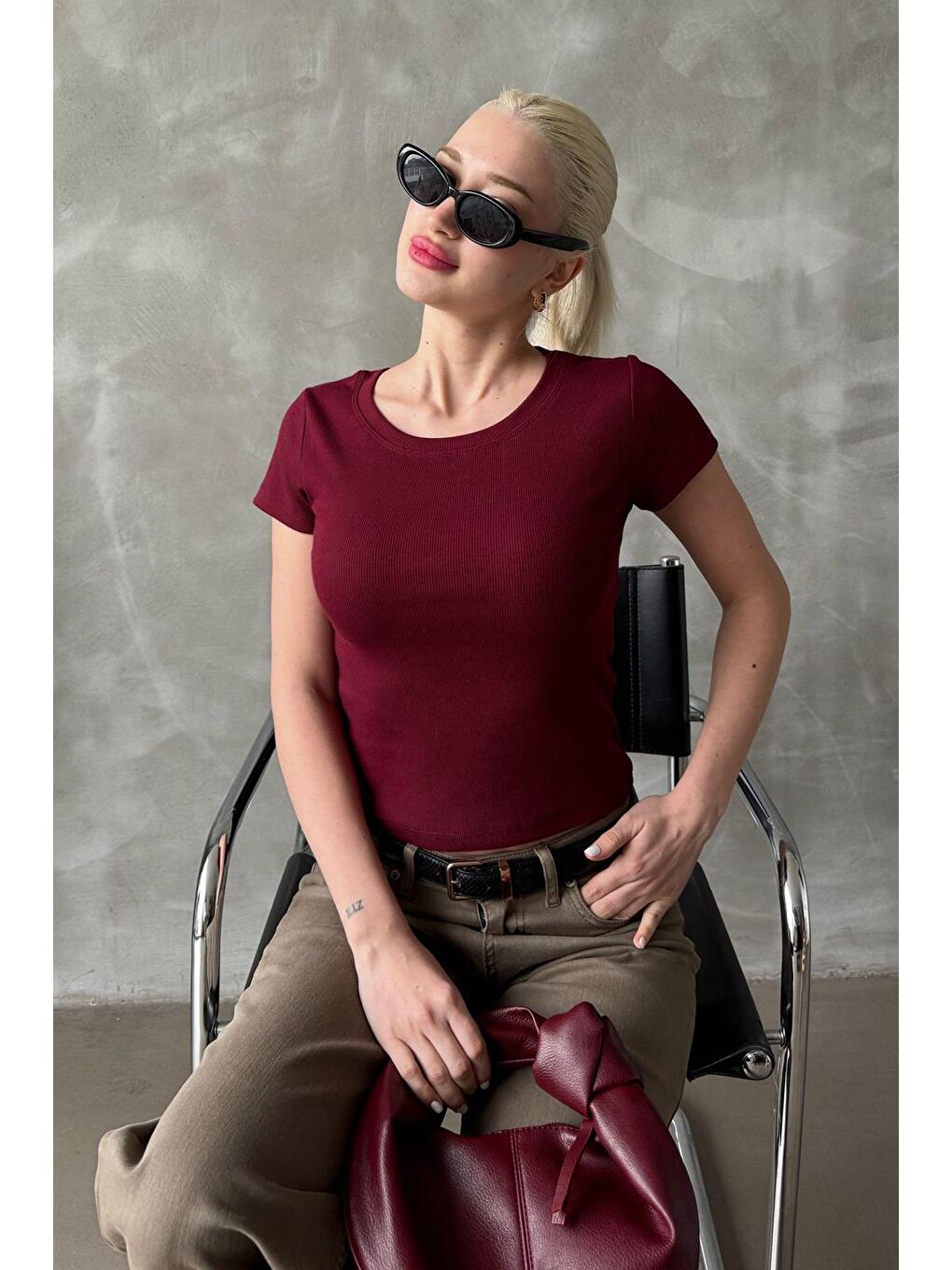 Bordo Geniş Yaka Fittili Basic Kadın T-Shirt Mg2293-2