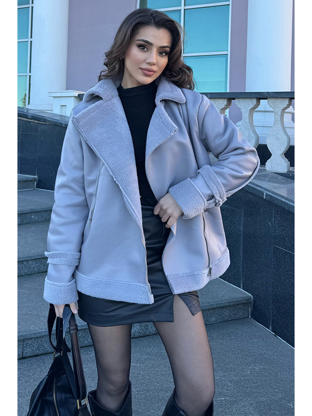 Gri İçi Pelüş Suni Deri Kadın Mont-1