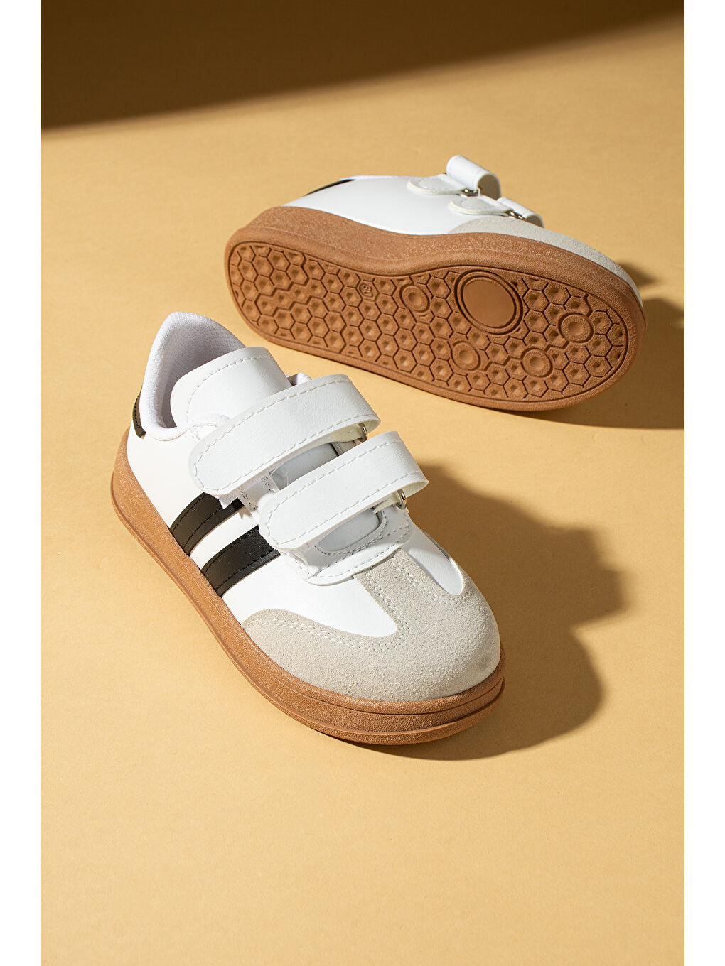 Beyaz Rahat Taban Cırtlı Çocuk Sneaker 001-7000-25Siyah-1