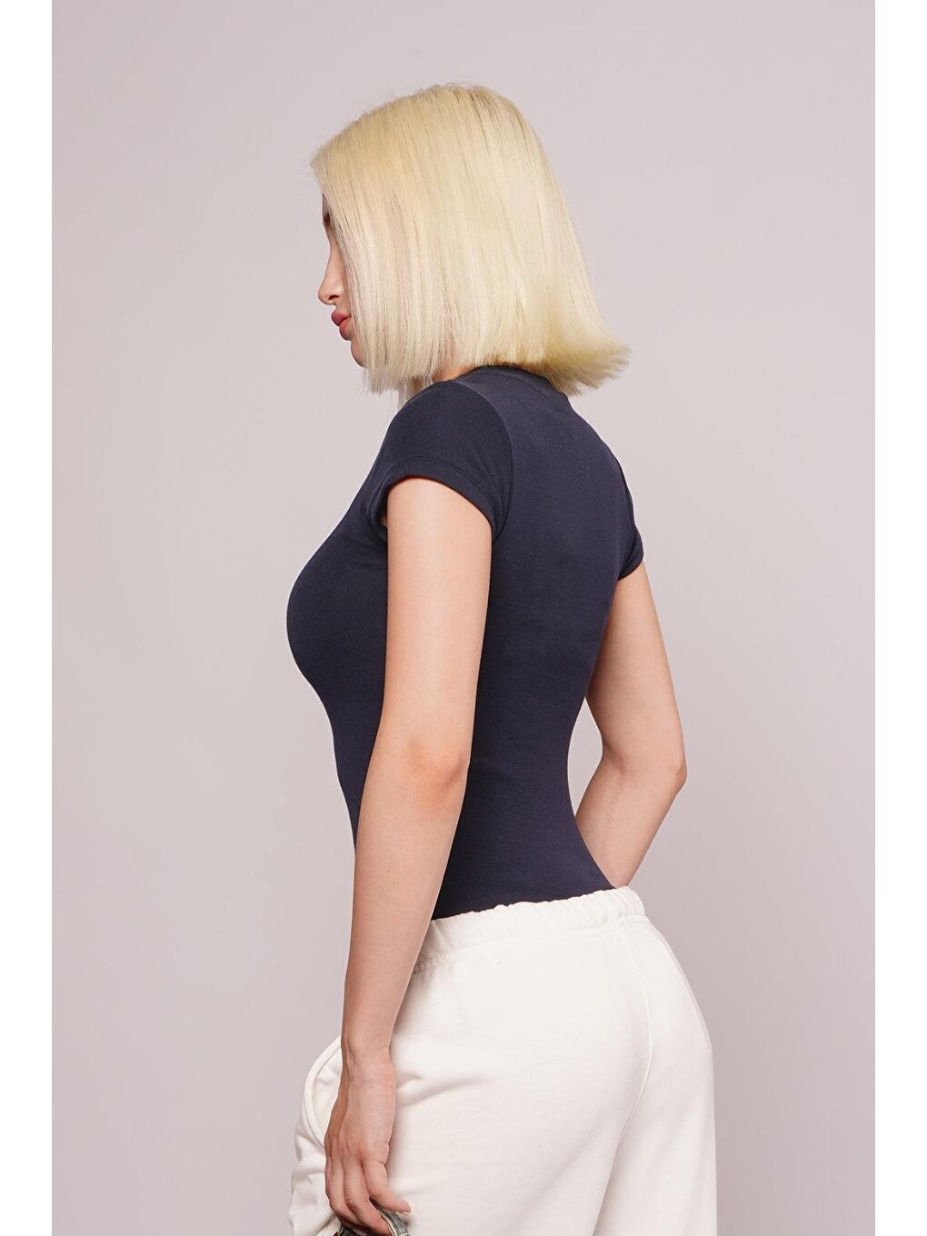 Lacivert Bisiklet Yaka Basic Kadın T-Shirt Mg2479-4