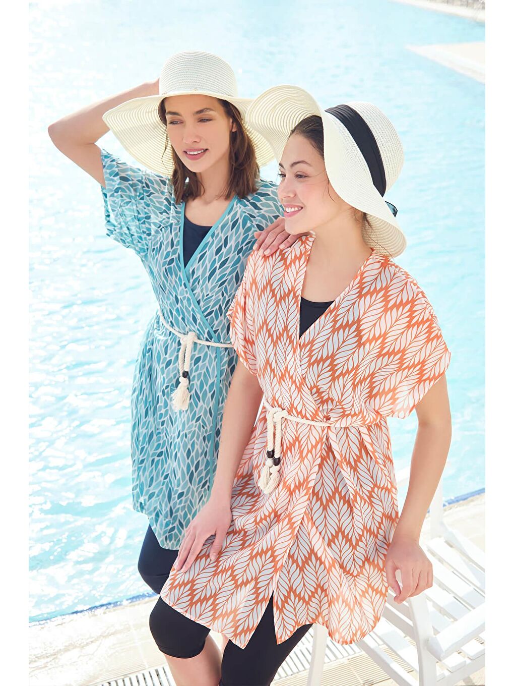 Desenli Turuncu Kısa Pareo 4006