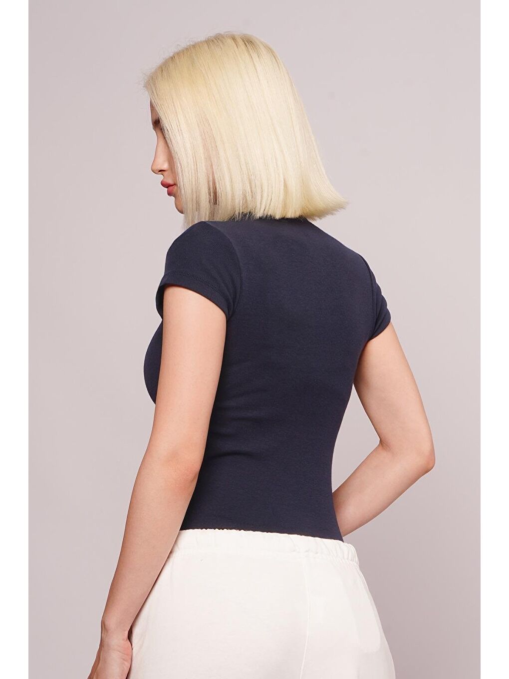 Lacivert Bisiklet Yaka Basic Kadın T-Shirt Mg2479-5