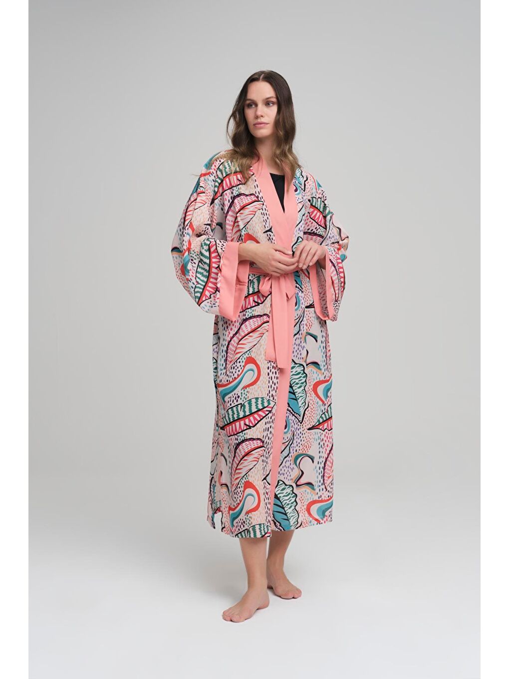 Pembe Renkli Yaprak Desenli Pudra Uzun Kimono 4046
