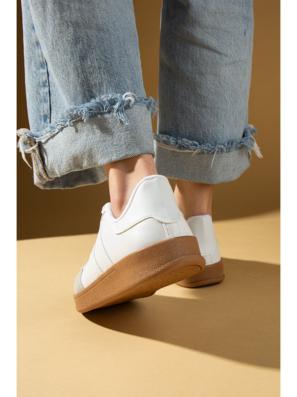 Beyaz Rahat Taban Bağcıklı Kadın Sneaker 001-7001-25-2