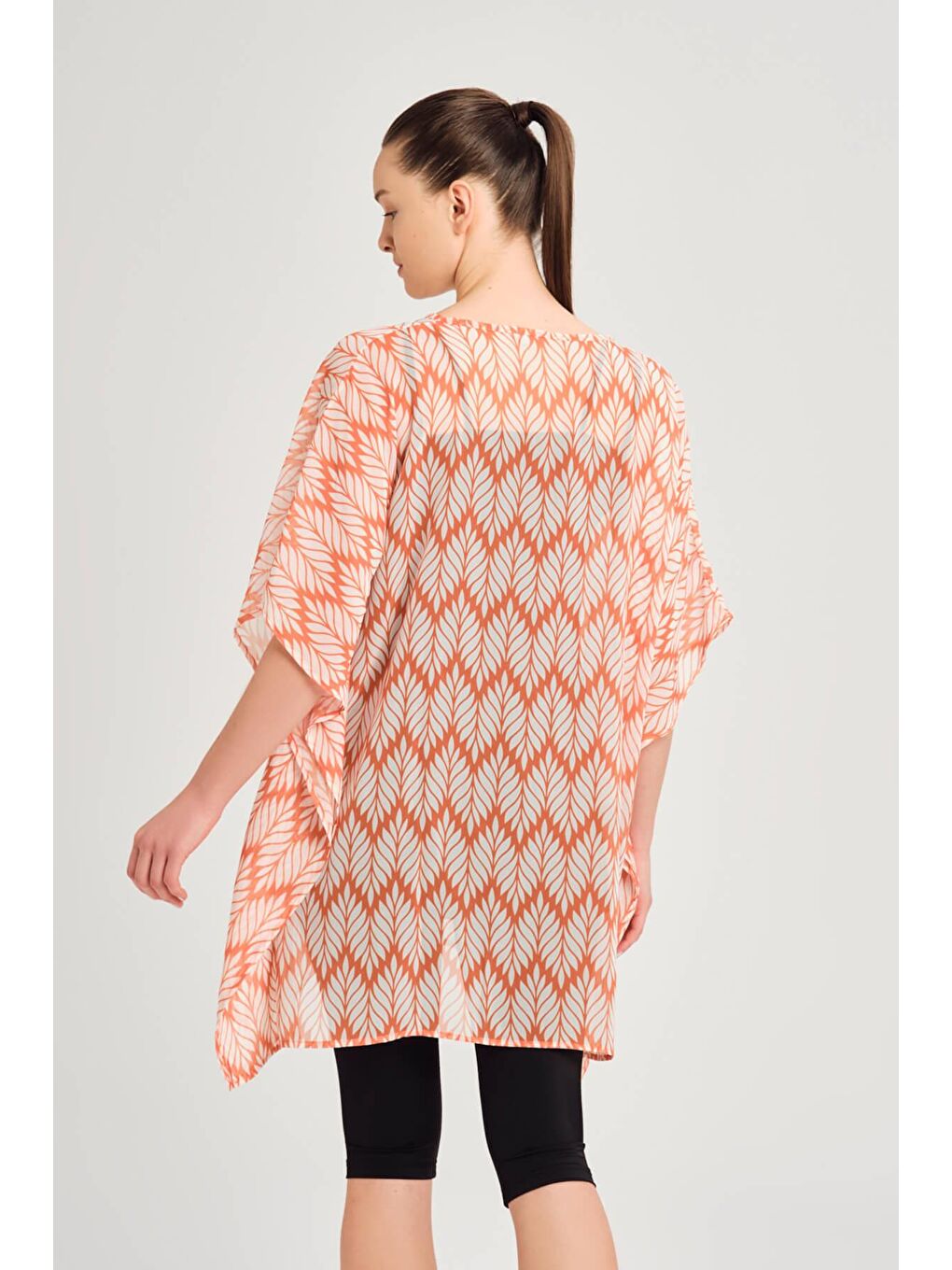 Yaka Bağlama Detaylı Turuncu Kısa Pareo 4050-2