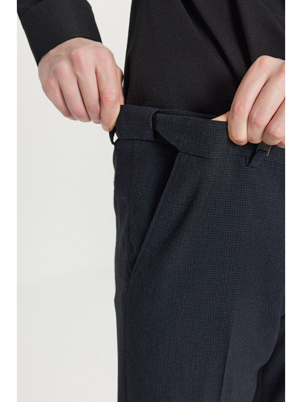 Erkek Lacivert Slim Fit Dar Kesim Gofre Desenli Beli Gizli Lastikli Yan Cep Klasik Pantolon-3