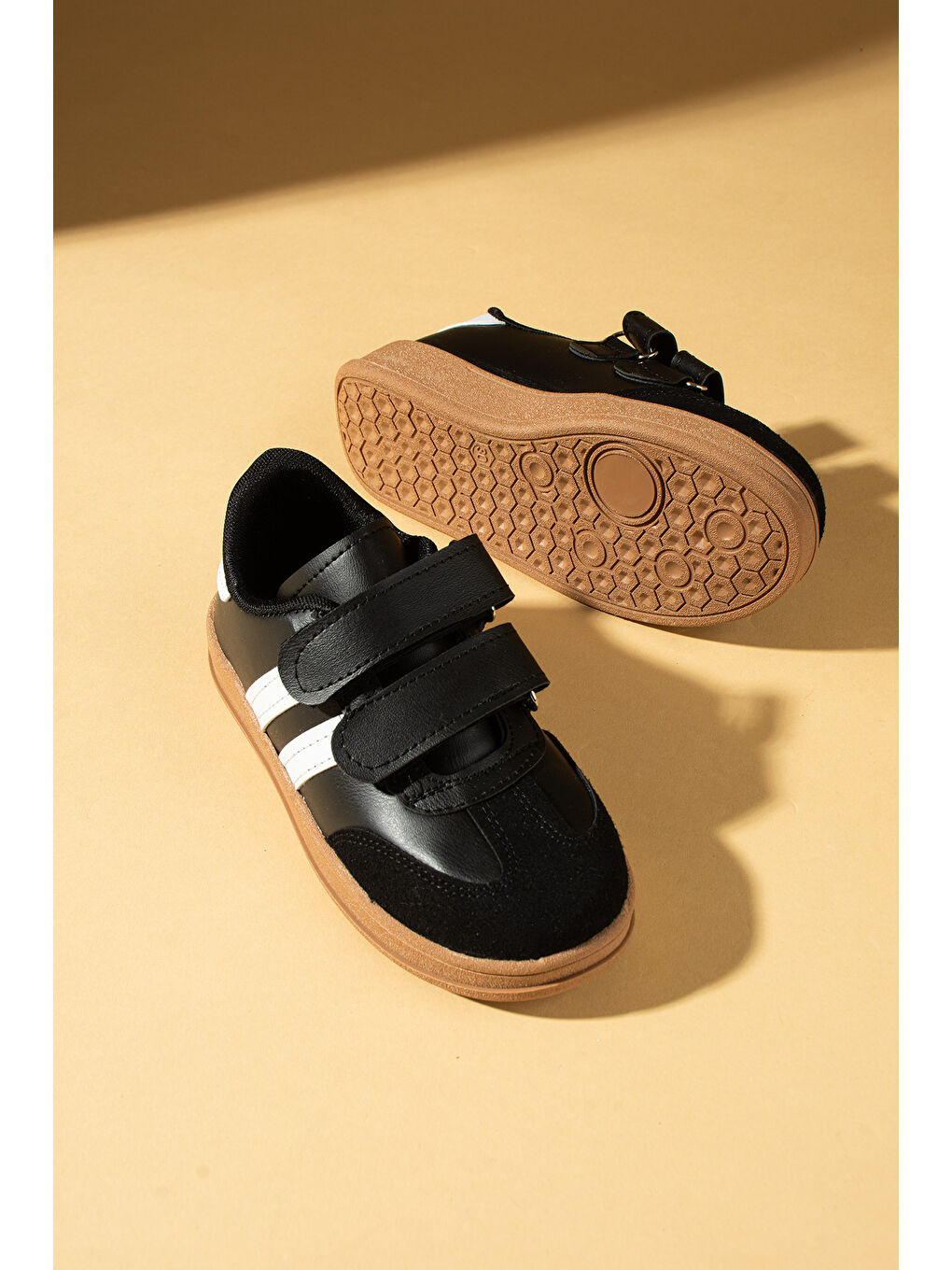 Siyah Rahat Taban Cırtlı Çocuk Sneaker 001-7000-25-1