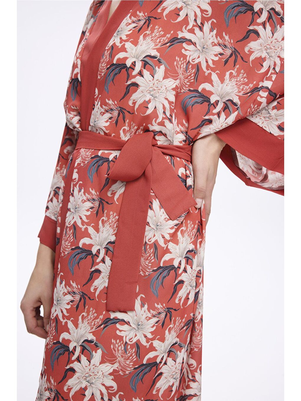 Nar Çiçeği Kırmızı Çiçek Desenli Uzun Kimono 5040-2