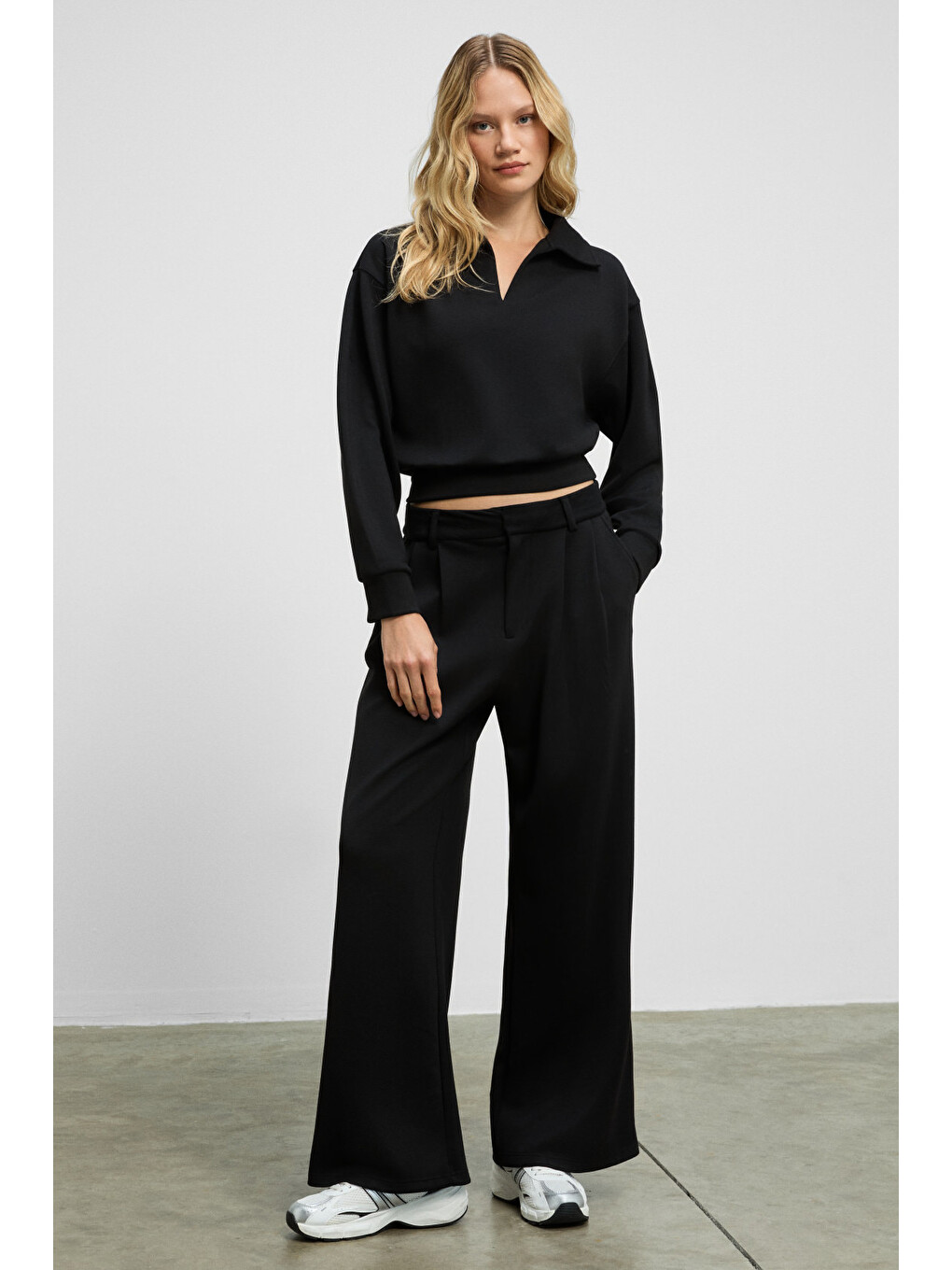 Regno Kadın Gömlek Yaka Kol Ve Etek Ucu Manşetli Uzun Kollu Oversize Siyah Sweatshirt-1